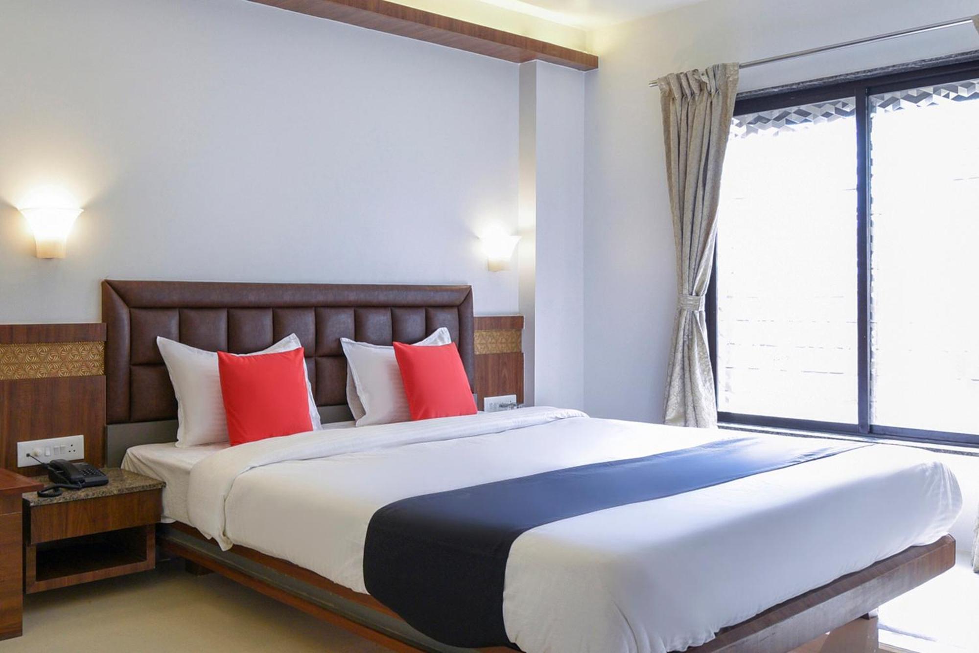 Mangvadi Oyo Flagship Hotel Shreeyash Executive מראה חיצוני תמונה