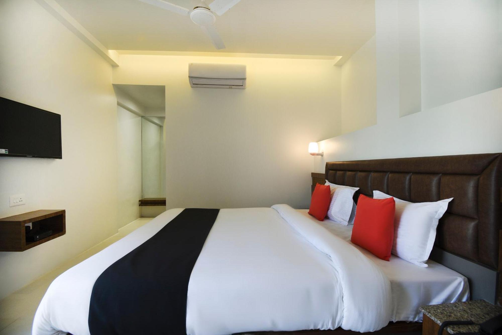 Mangvadi Oyo Flagship Hotel Shreeyash Executive מראה חיצוני תמונה