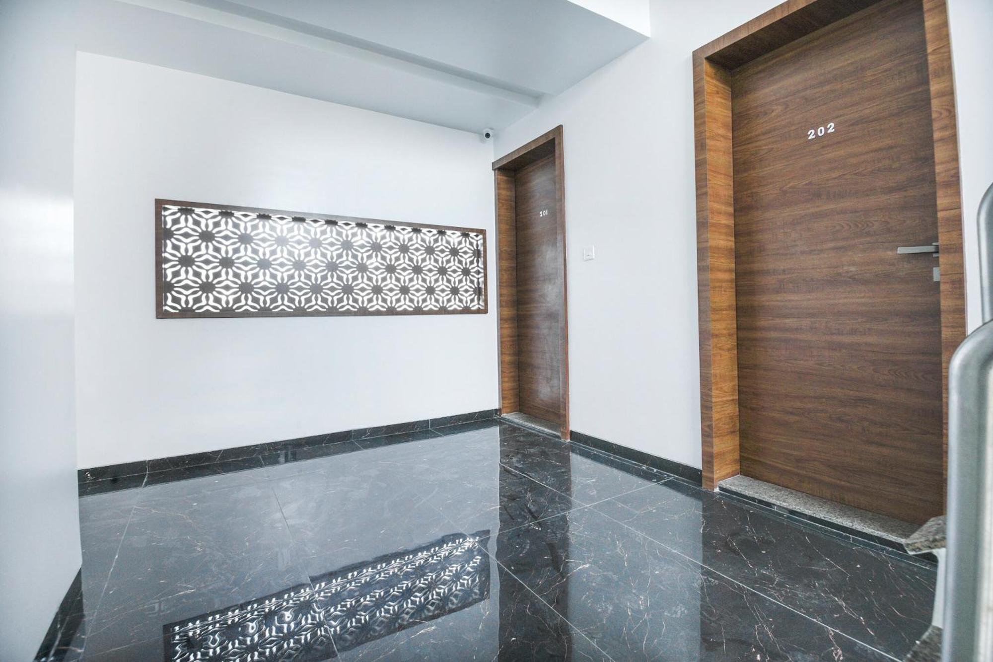 Mangvadi Oyo Flagship Hotel Shreeyash Executive מראה חיצוני תמונה